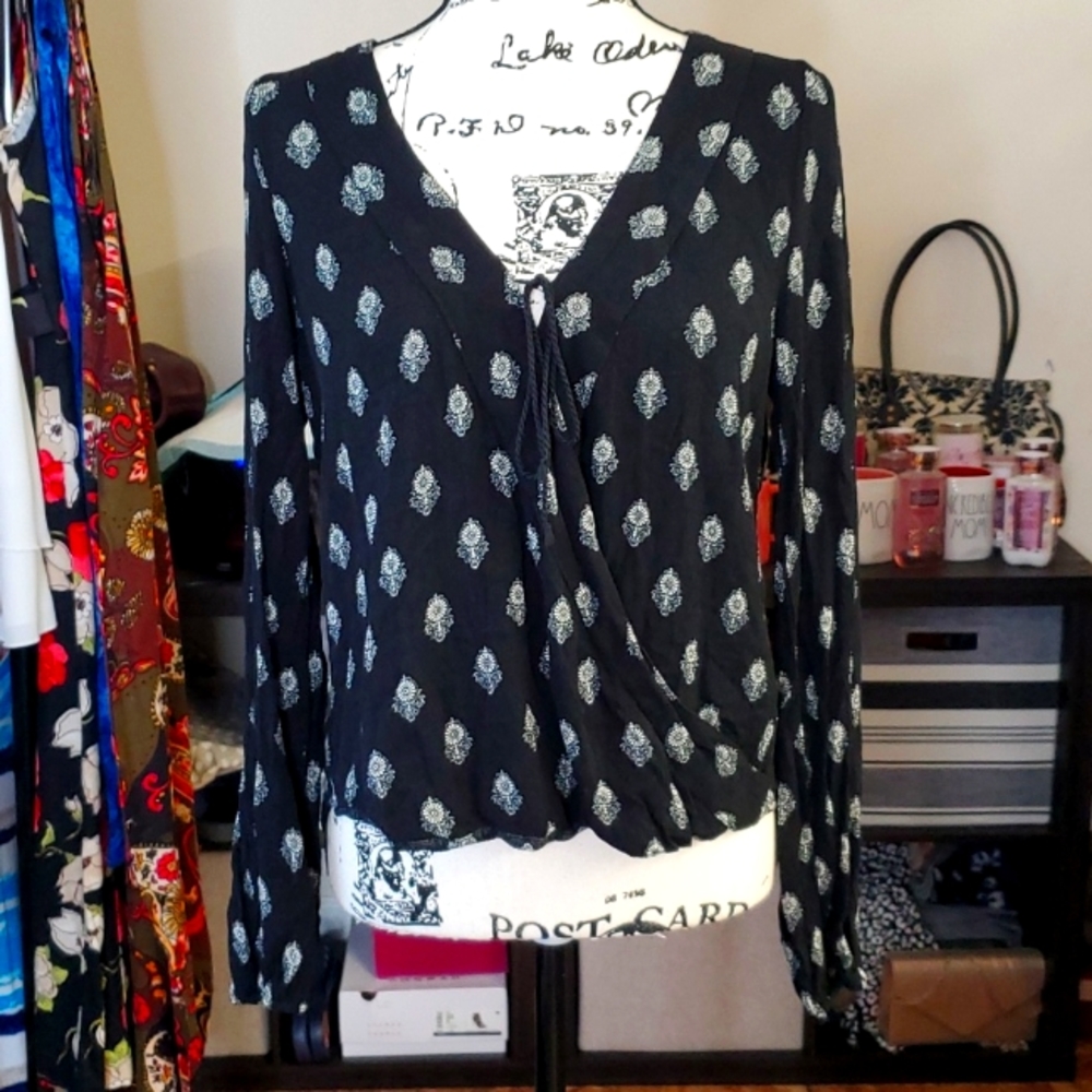 Mossimo long sleeve surplice front top
